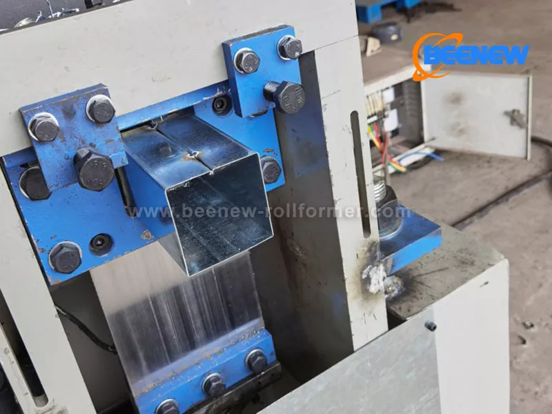 Mesin Roll Forming Pos Pagar Logam