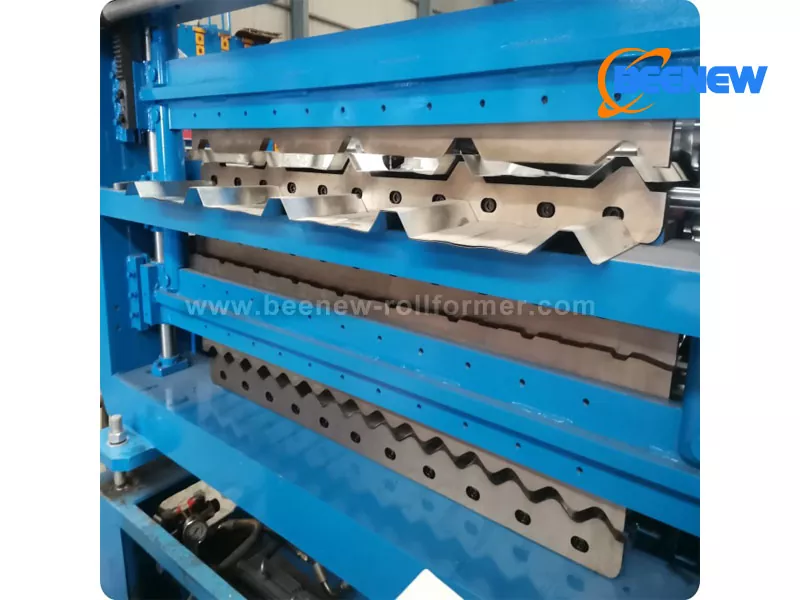 Mesin Roll Forming Tiga Lapisan